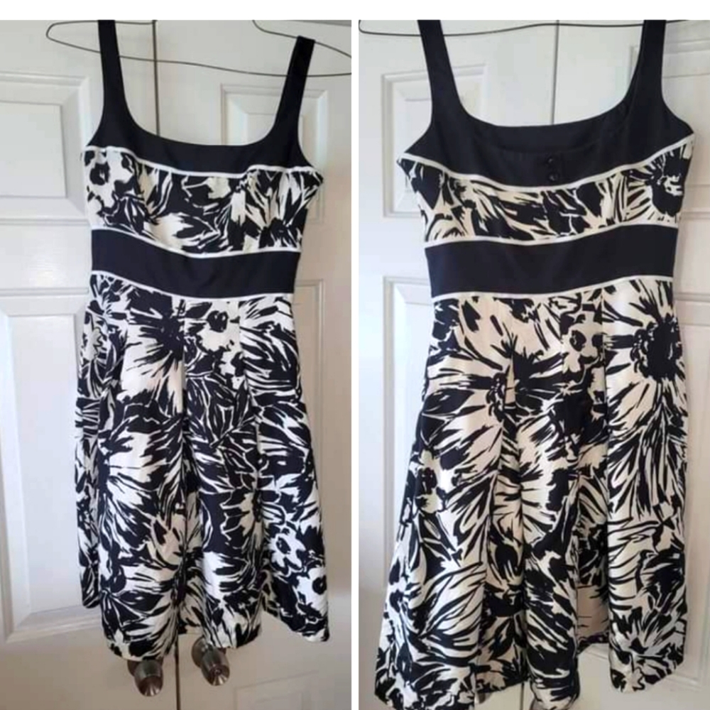White House Black Market dress, Size 0, White/Black